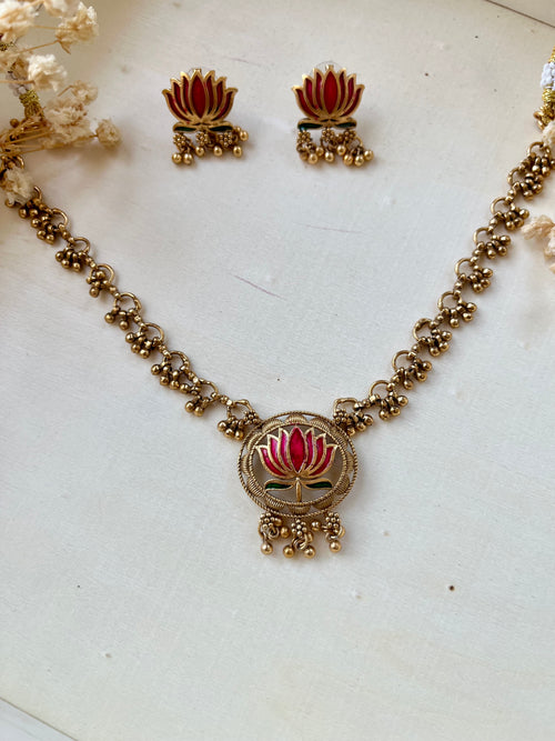 Antique finish Lotus set