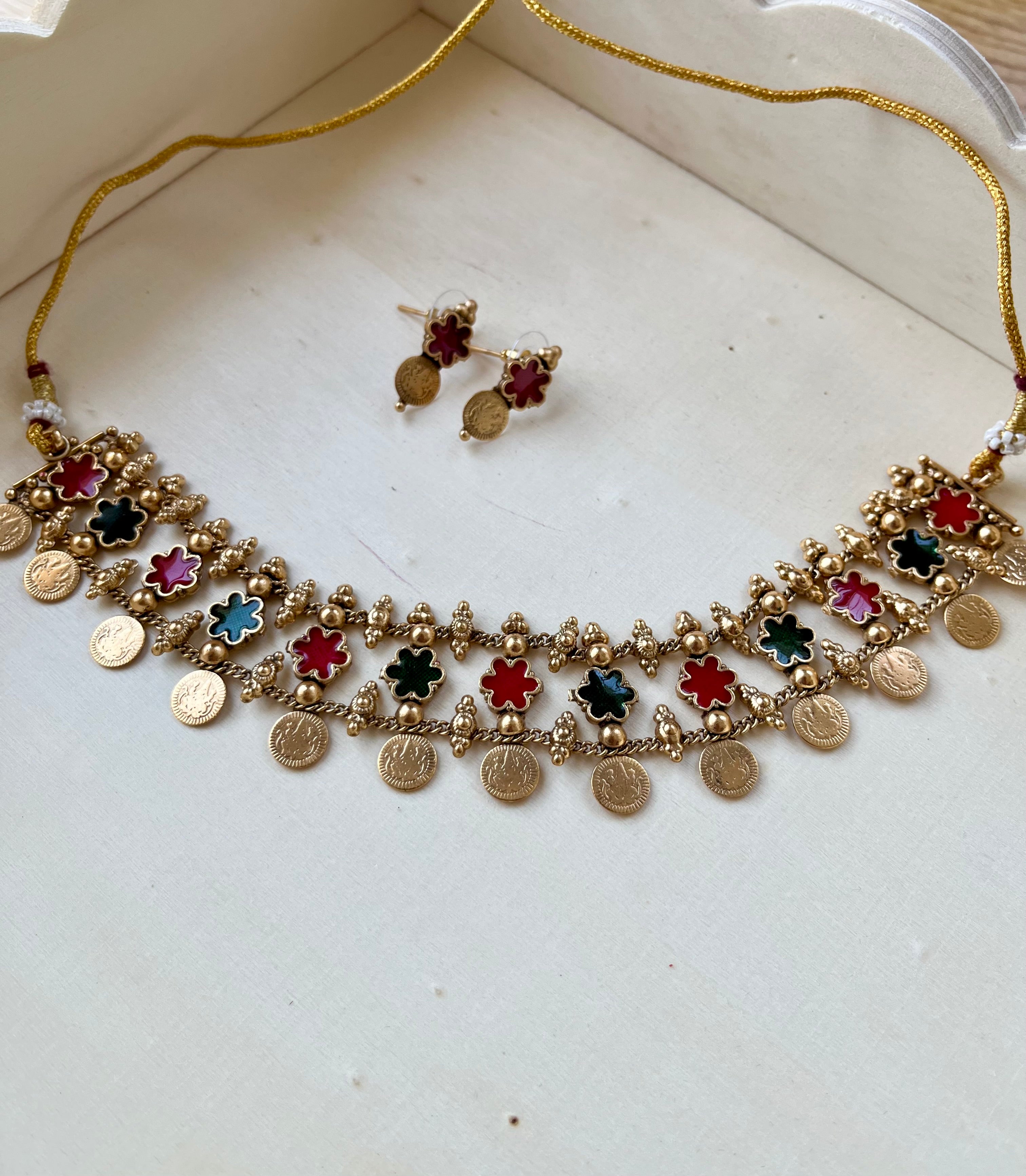Antique finish choker set