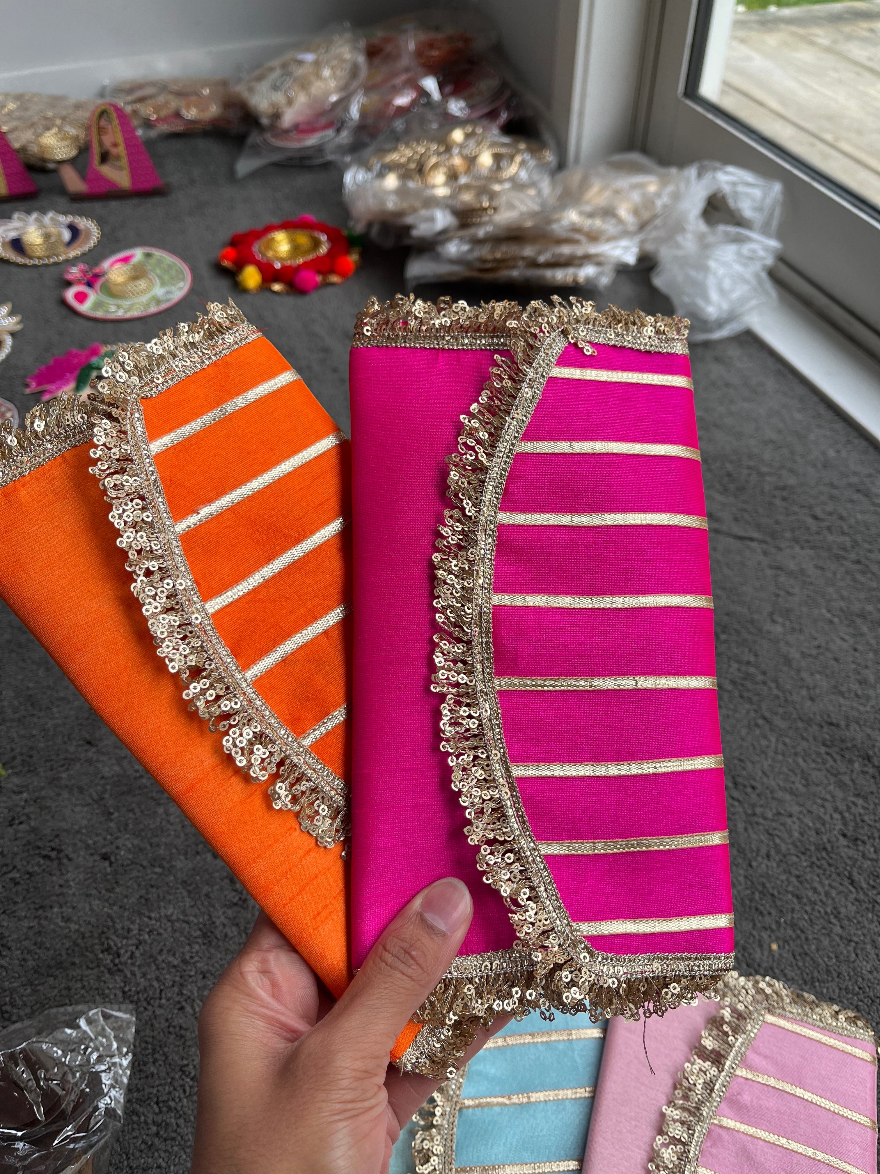 Traditional Gotta work Purse