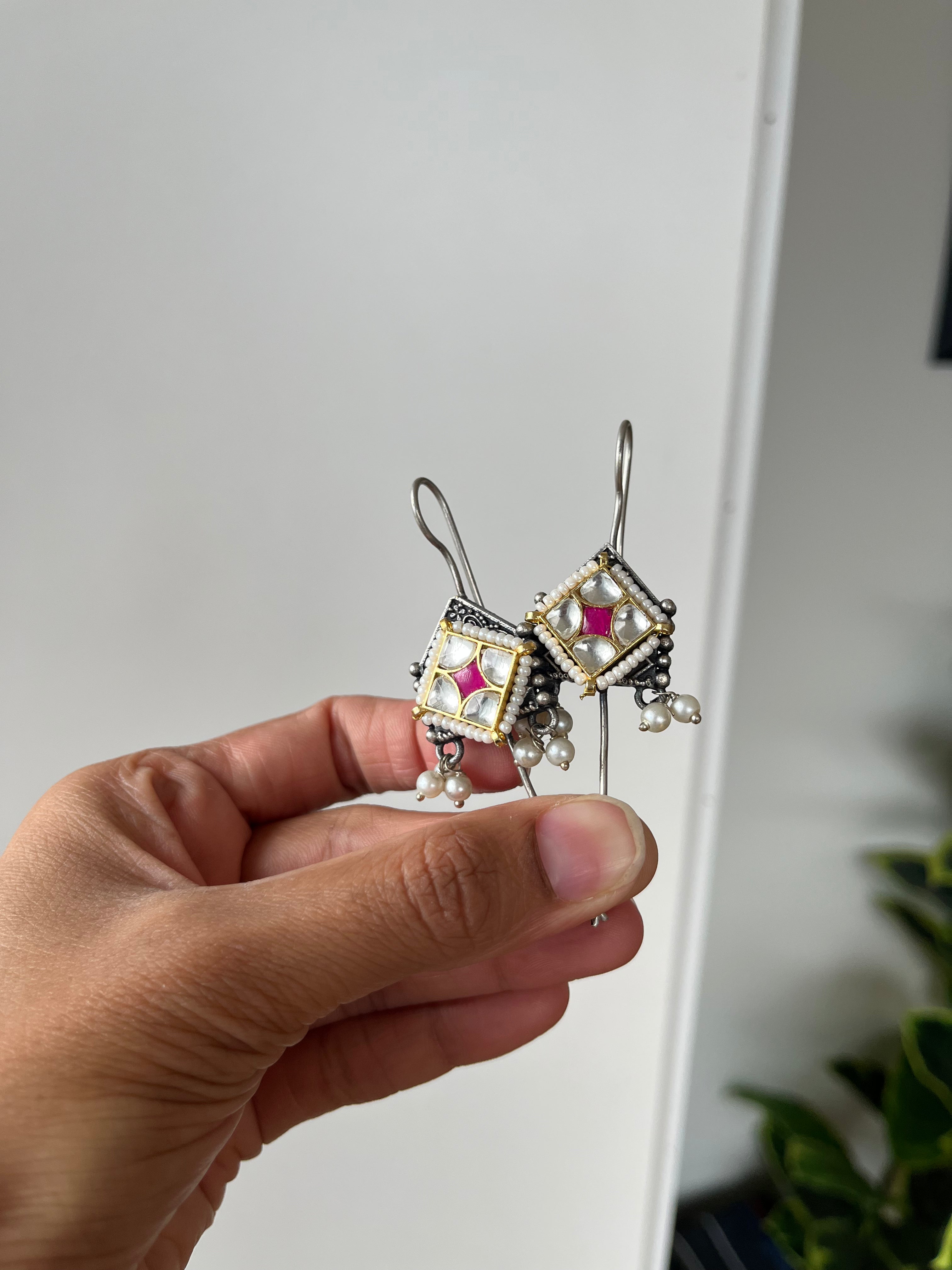 Kundan earcuff