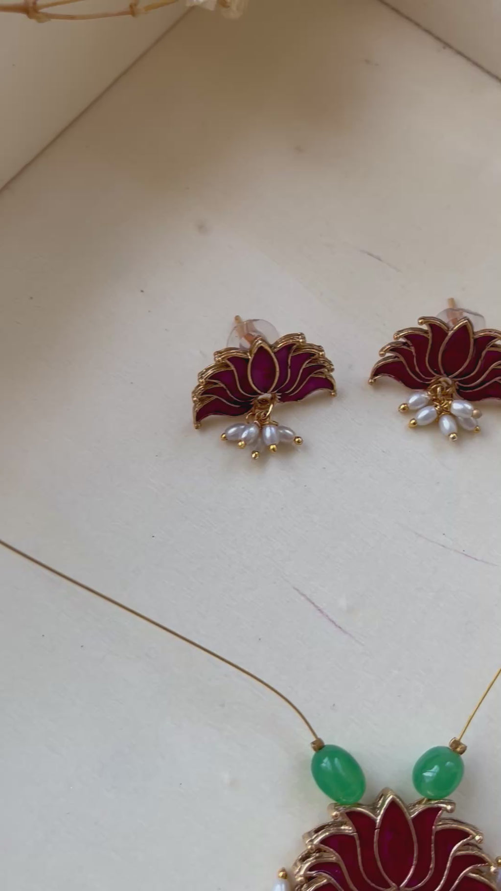 Invisible chain Lotus Pendant set