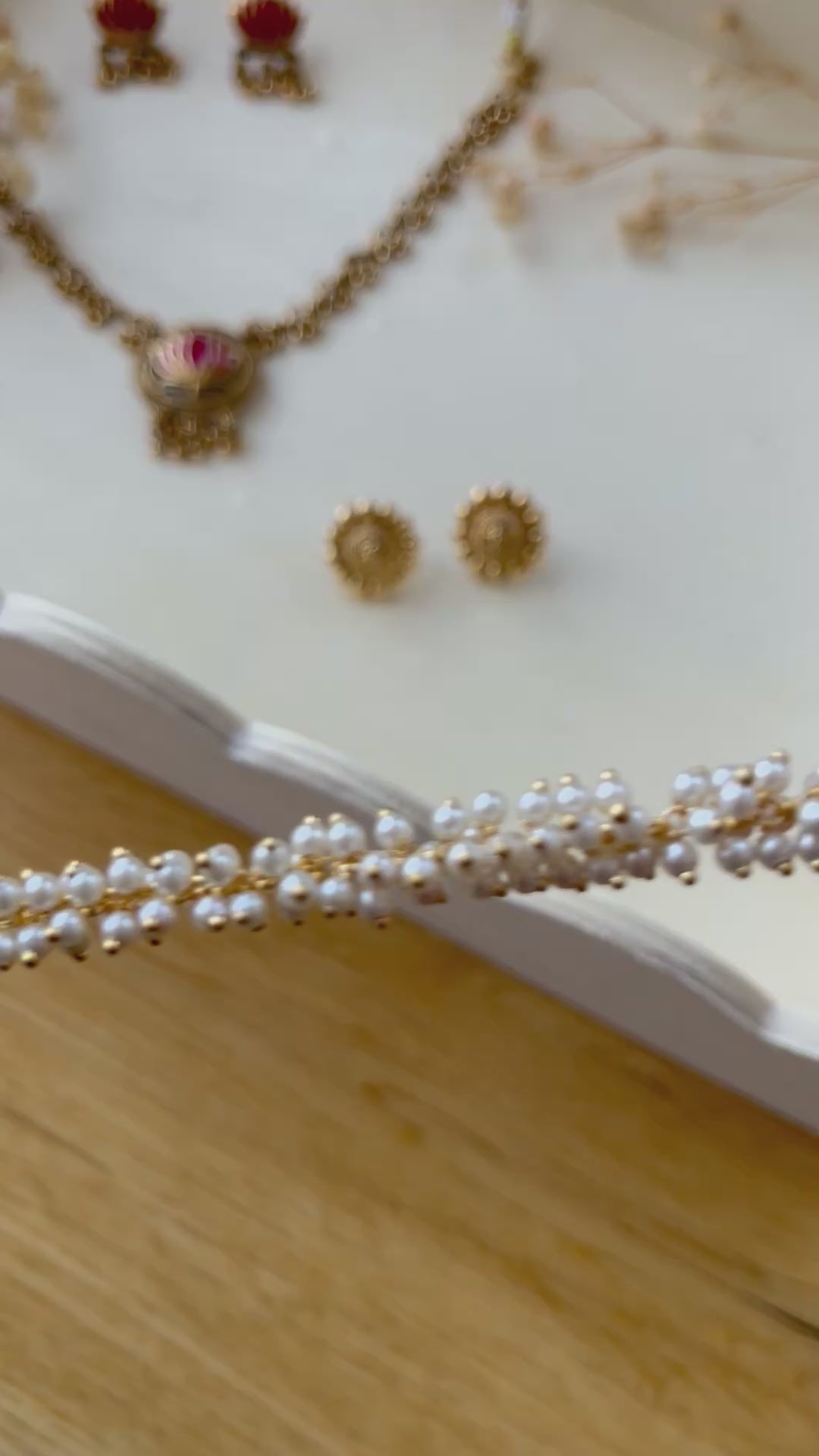 Pearl necklace set