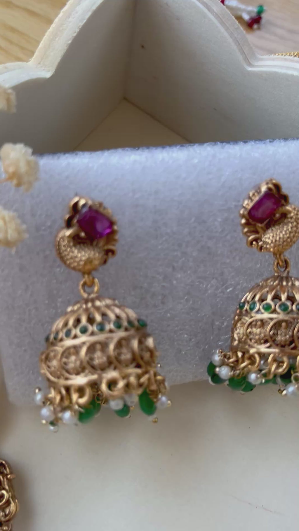 Antique polish necklace set